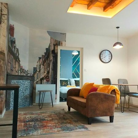 Les Volets Bleus - Deux Appartements Et Un Studio, Jardin Bourges Dış mekan fotoğraf