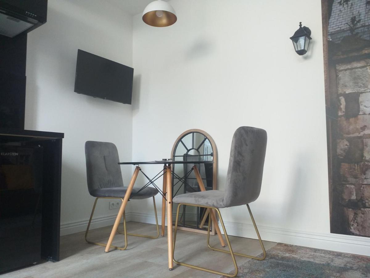 Les Volets Bleus - Deux Appartements Et Un Studio, Jardin Bourges Dış mekan fotoğraf