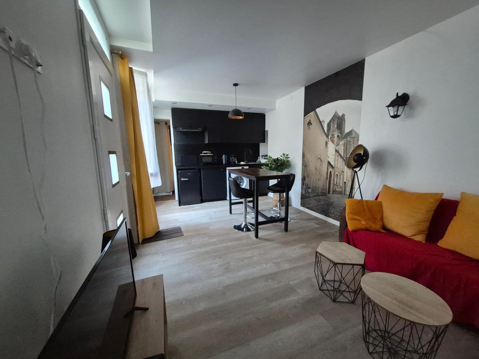 Les Volets Bleus - Deux Appartements Et Un Studio, Jardin Bourges Dış mekan fotoğraf